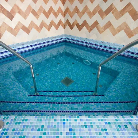 Rubin Wellness & Conference Hotel-3