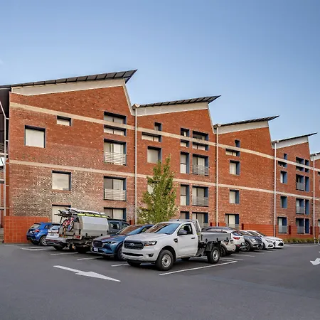 The Old Woolstore Apartment Hotel-3