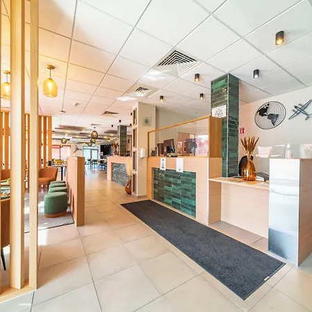 Mandarina Hotel Luxembourg Airport-3