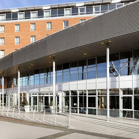Leonardo Hotel Liverpool-3