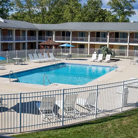 Crystal Inn Eatontown-3