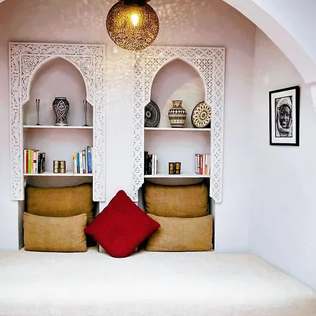 Riad Laly Tourisme Eclairé Le bijou de la medina-3