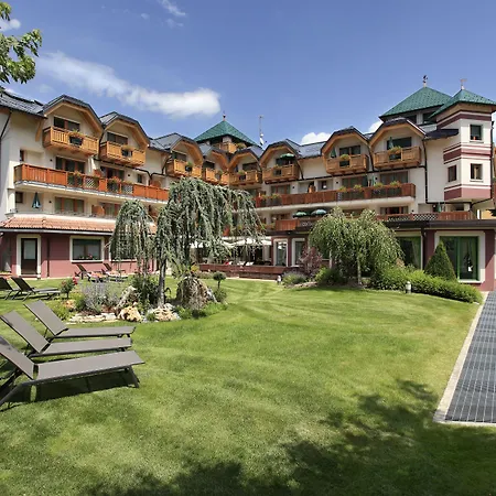 Tevini Dolomites Charming Hotel-2