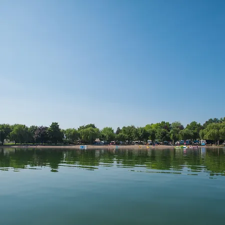 The Lakeside Resort-2
