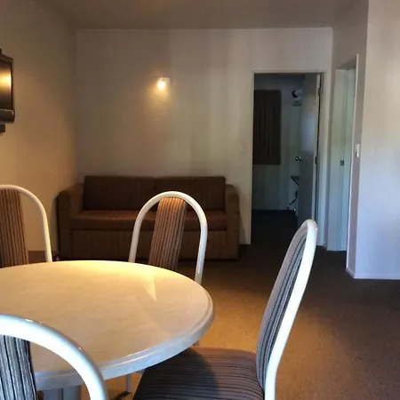 Marksman Motor Inn-2