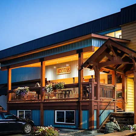 The Raging Elk Adventure Lodging-2