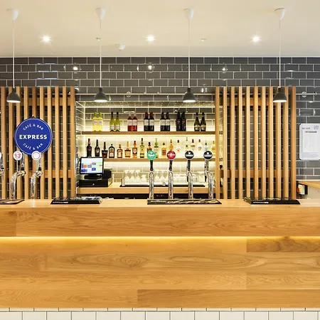 Holiday Inn Express Dublin City Centre By Ihg-3