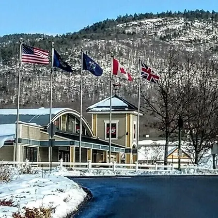 Cathedral Ledge Resort-2