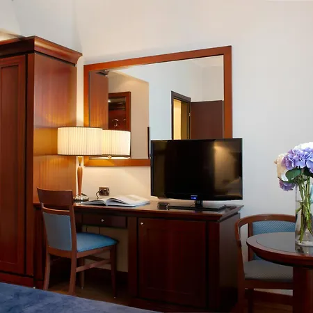 Starhotels Excelsior-3