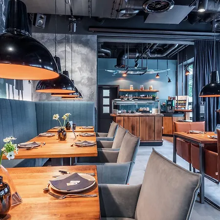Unsoeld'S Factory Hotel-2