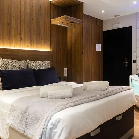 Daos Suites & Terrace Marbella-2