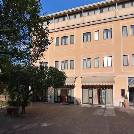 Hotel Giardino Degli Aranci-2