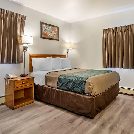 Econo Lodge Saint Albans-3