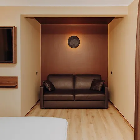 Hotel Melba-3