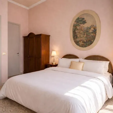 Relais San Lorenzo Historic Centre Rooms & Suites-2