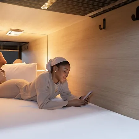 Zedwell Capsule Hotel Piccadilly Circus-2