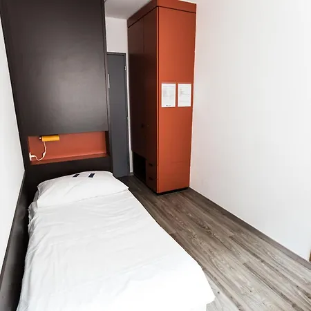 City Hostel Geneva-3