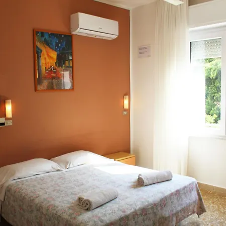 Hotel Pigalle-2