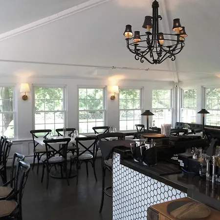 Shelter Harbor Inn-3
