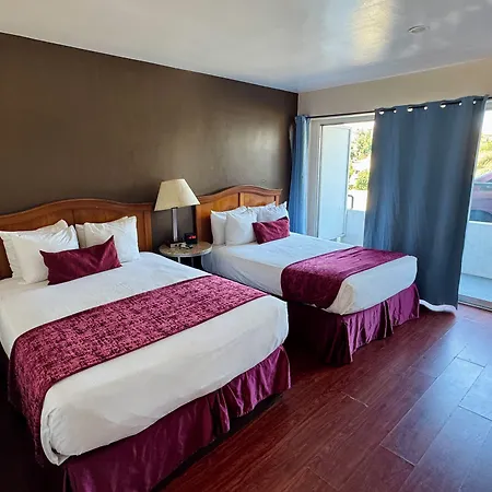 Holiday Lodge-3