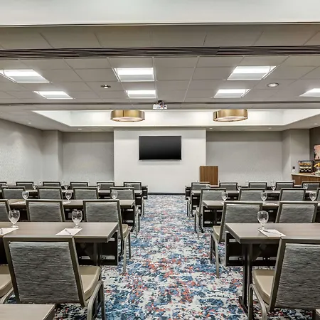 Hilton Garden Inn Boston Waltham-3