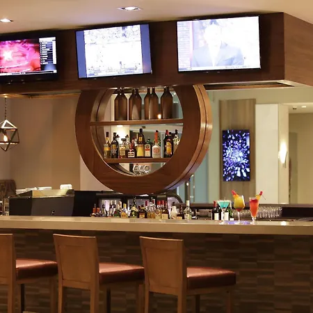 Crowne Plaza Airport By Ihg-3