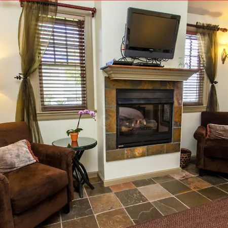 1801 First Luxury Inn-2