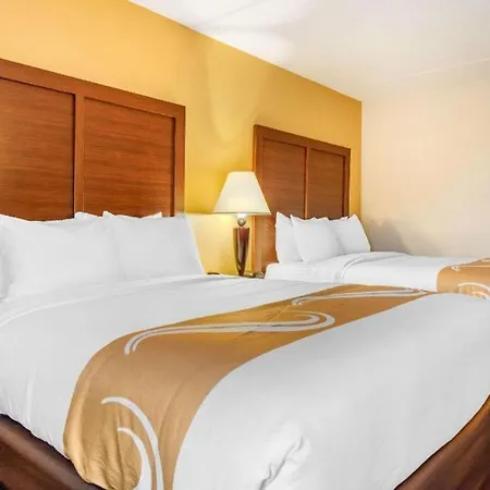 Quality Inn & Suites Zanesville City Center-3