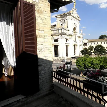 Piazza degli Angeli-2