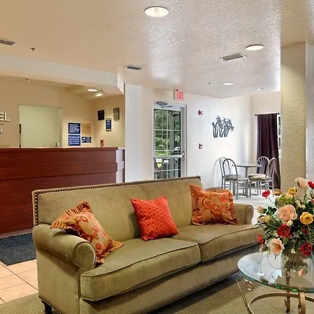 Microtel Inn & Suites Marianna-3