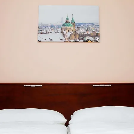 Hotel Inturprag-3