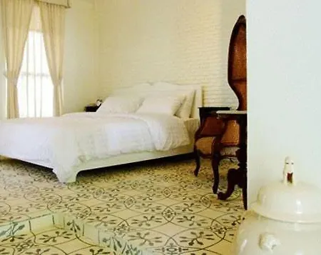 The Hen Hua Hin-2