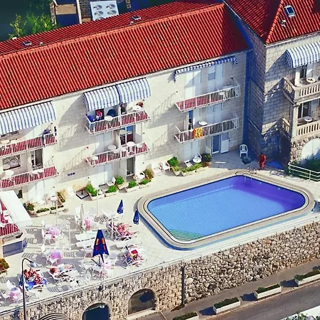 Hotel Komodor-3