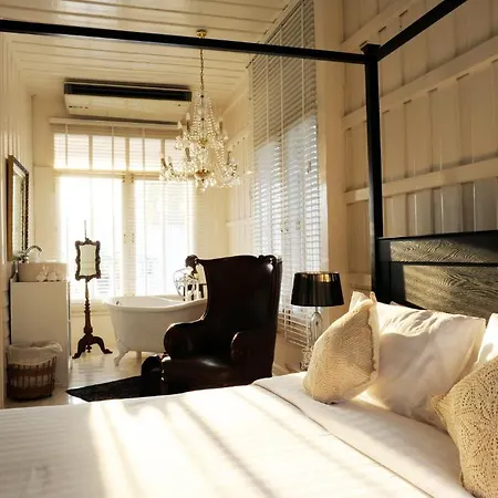 The Hen Hua Hin-3