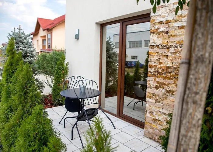 Hotel Yarus Plus