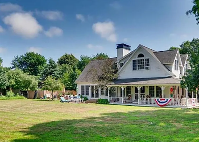West Tisbury Inn