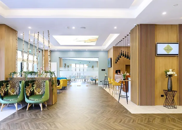 Grand View Hotel & Suites Copou
