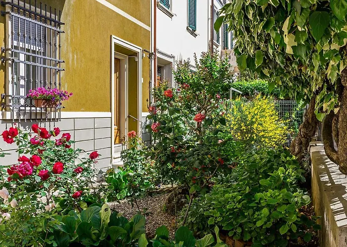 Casa Mirko - B&B con stazione ricarica auto elettriche parcheggio privato auto moto biciclette