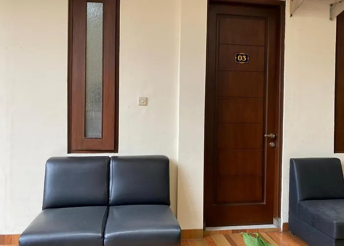 Jatiwinangun Homestay Near Gor Satria Purwoketo Mitra Reddoorz