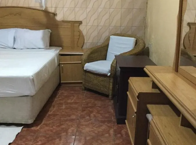 Maldec Executive Lodge