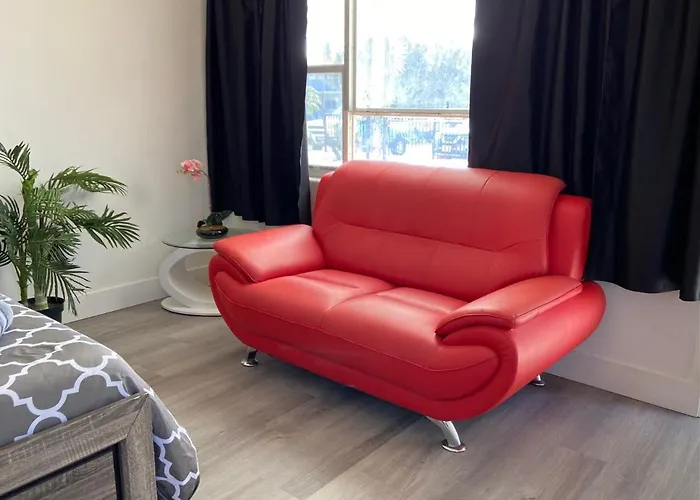 Coral Sands Boutique Lux Studio