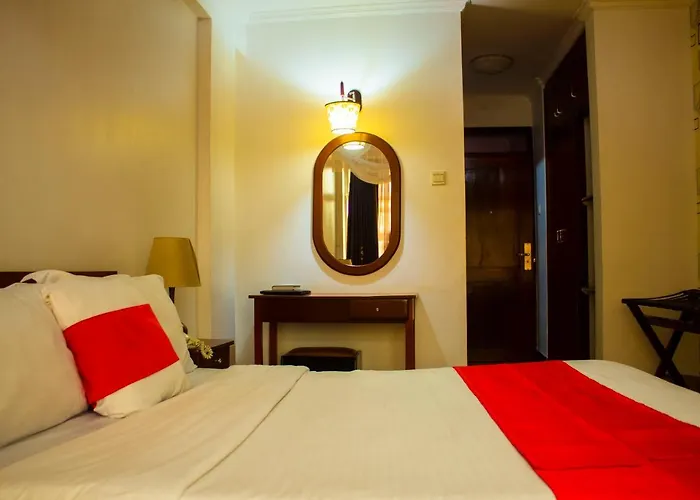 New Hotel Aquiline