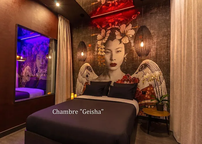 Love Hotel Avec Nuit Insolite Au Dandy Et Jacuzzi Privatise (Adults Only) Parijs