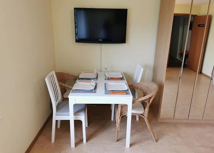 Ferienwohnung Und B&B Chasa Janett