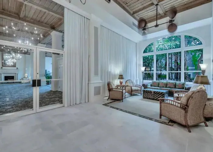 Palm Beach Paradise Walk To Beach Pool Wifi 86" Tv Wifi
