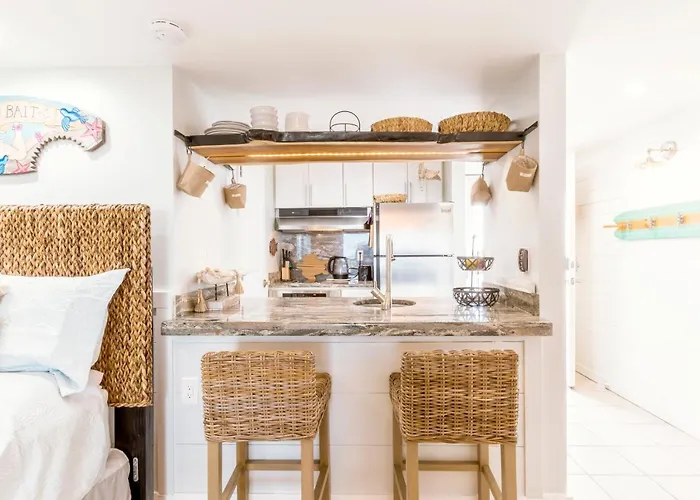 Stunning Ocean Views Steps From The Beach With Pool! Fabulous 4Th Floor Studio!