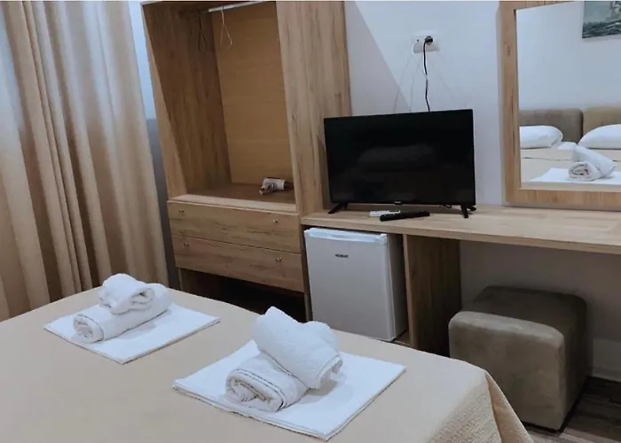 Deni'S Hotel