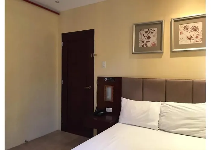 Oyo 762 Laurien Hotel