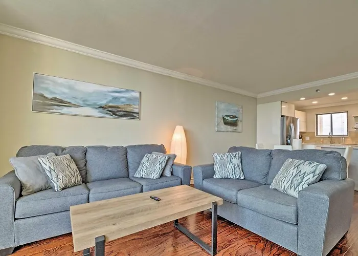 Private Beach Access: Hudson Resort Condo!