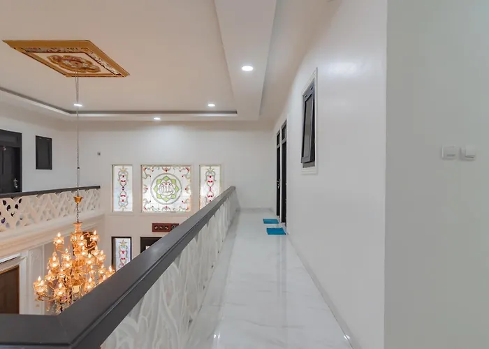 Family Homestay Syariah Cirebon Mitra Reddoorz
